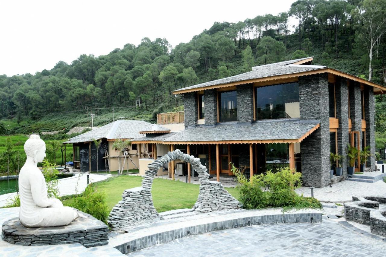 Osho Himalayas Wellness Resort Kangra Exterior photo
